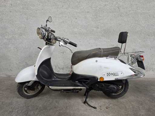 AGM - Snorscooter - Retro - 4T 25km uitvoering Brommer f969tl