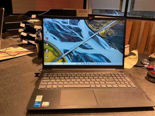 Ordinateur portable Lenovo V15