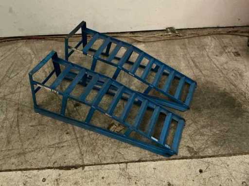 Drive-up ramps