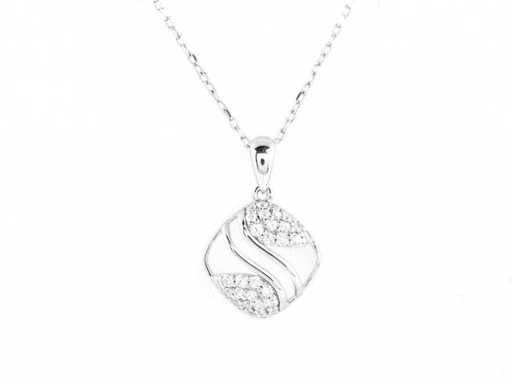 18 KT White gold Necklace with Pendant With Natural Diamond