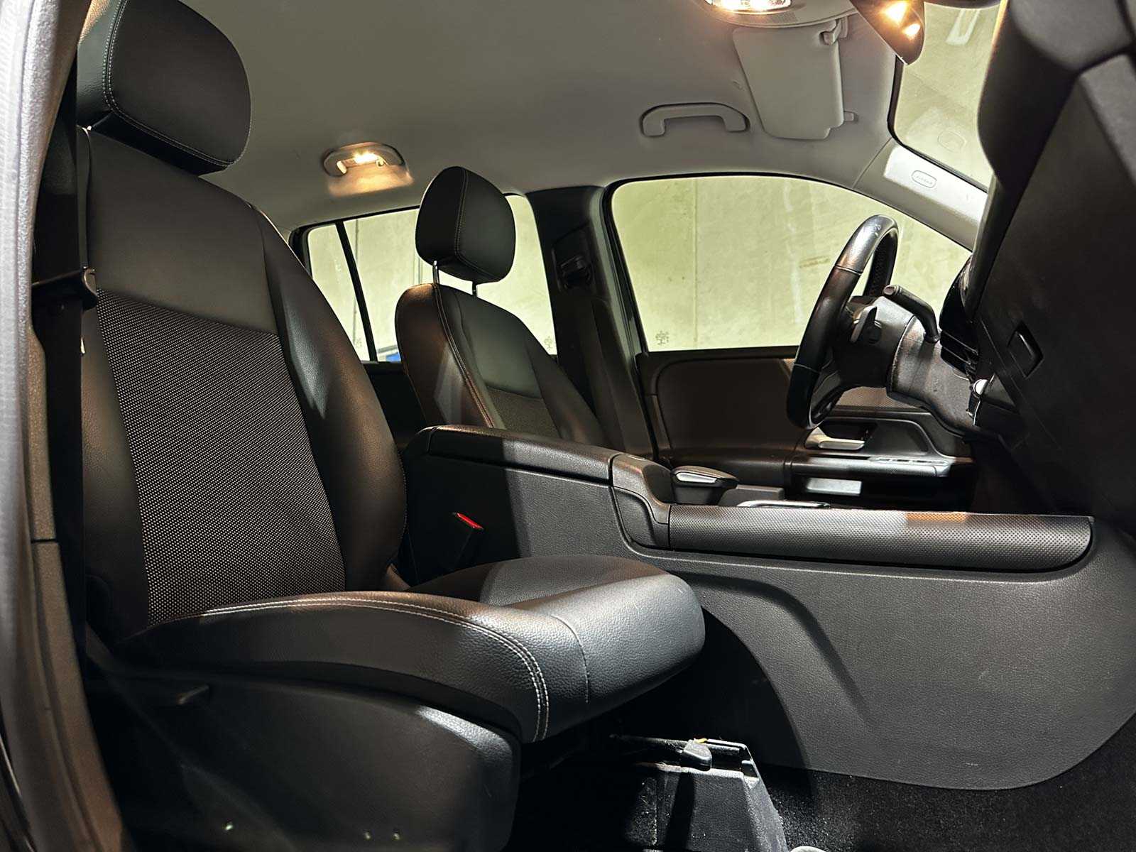 Mercedes-Benz GLB180 Business Solution 136pk 2021 (Origineel-NL + 1e Eigenaar) GLB-Klasse, L-079-FR