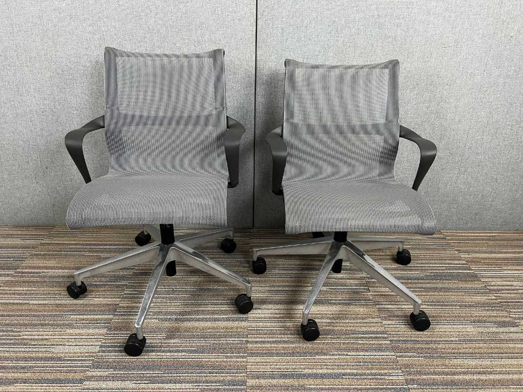 2 x herman miller Setu 