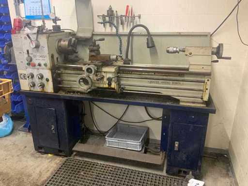 Tour central Benc Lathe CZ-1340G/1