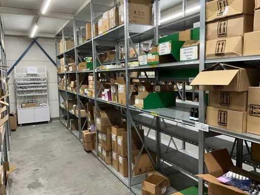 Lotto di prodotti per unghie