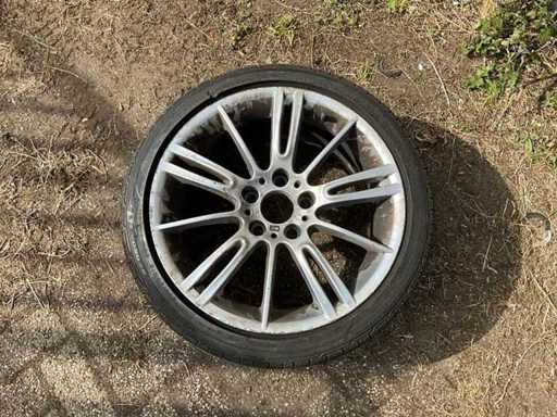 Jantă BMW IS37 din aliaj de 18" 8.5Jx18 EH2 v.v. Anvelopă Bridgestone 255\35R18