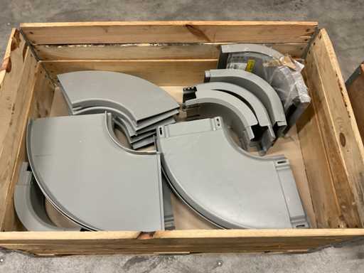 Charge von Kabelträgerteilen