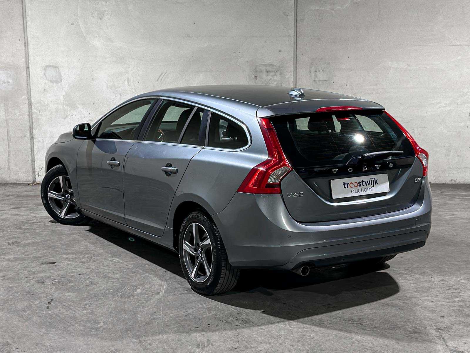 Volvo V60 2.0 D2 Nordic+ 120pk 2017 (Origineel-NL + 1e Eigenaar), PR-131-K