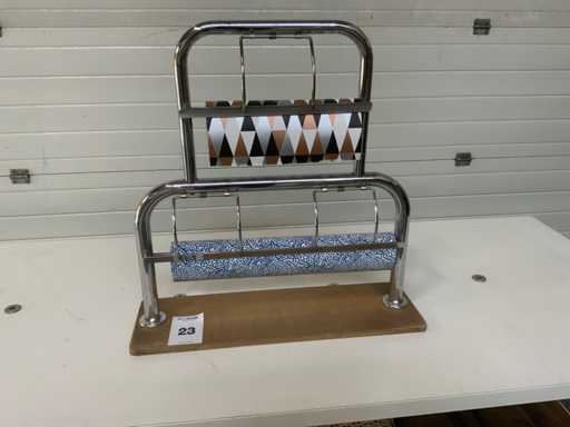 Halter für Geschenkpapierrollen