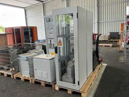 Server cabinets with accessories (3x)