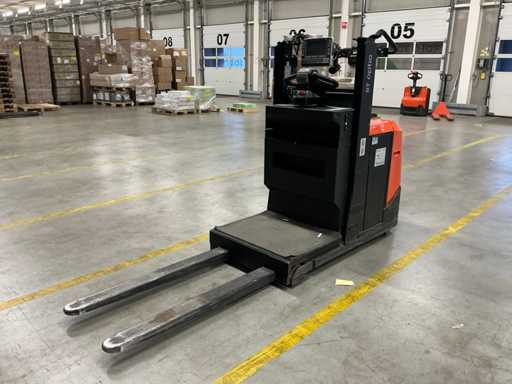 Camionul Toyota OSE100W Man-up 2023