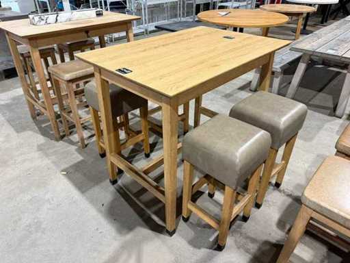 Hutten – Bartisch mit 4 Hockern
