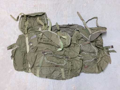 Österr. Großrucksack, ohne Träger, oliv, in Holzkiste, defekt (Meier) (40x)
