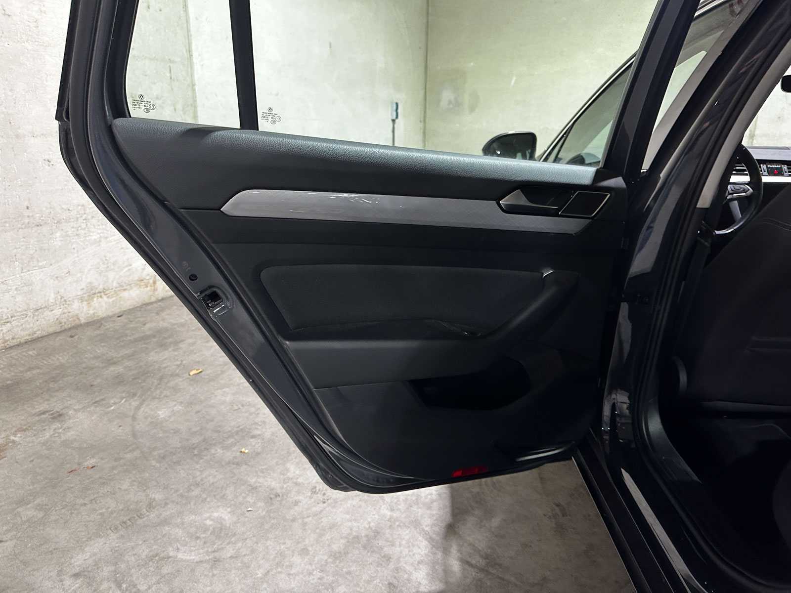 Volkswagen Passat Variant 1.5 TSI Business 150pk 2020 (Origineel-NL+1e eignaar), J-046-XK