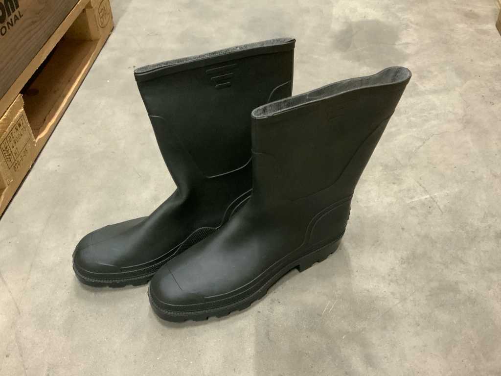 Dunlop - Pair of Boots (Size 47)