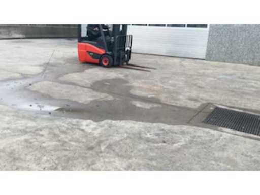 8d037dad-aafd-4b51-bf66-c354ea29d415.mp4