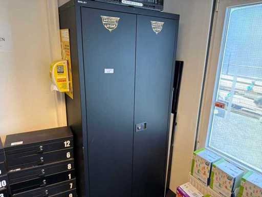 Dossierkast (roldeuren gaan stroef) (4x)