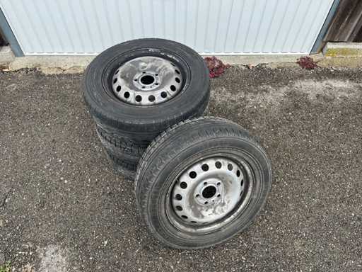 Renault - Trafic - Winter - Car tyre