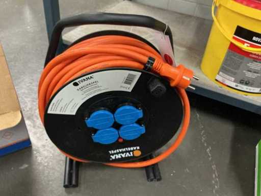 Ivana Verlängerungskabelspulen und -kabel