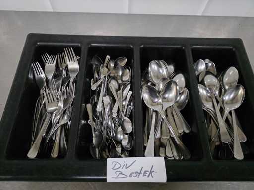 Lot de cuillères et fourchettes diverses