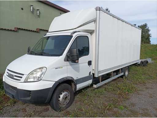 Woz dostawczy Iveco CNG IZOTERMA 65 C14