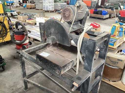 Brick miter saw