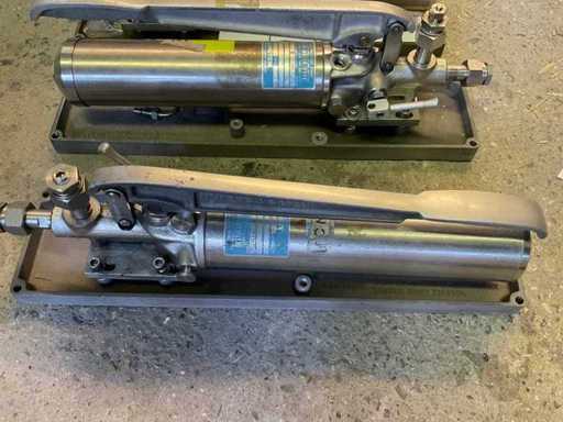 AMETEK - Manual High Pressure Generators (many accessories)