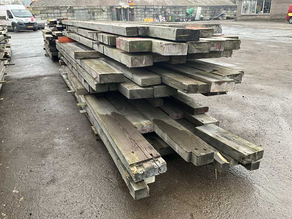 Scrap wood beam (51x)
