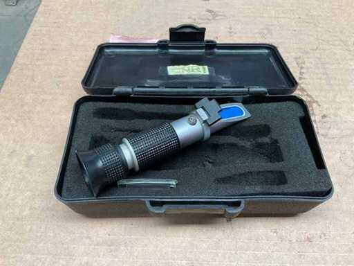 Refractometer