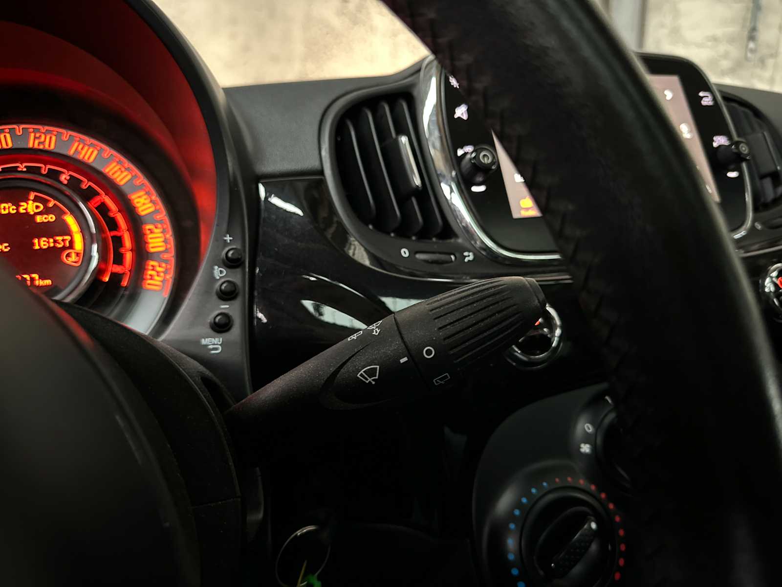 Fiat 500 0.9 TwinAir T Lounge 80PK 2017 (Origineel-NL), PT-404-N