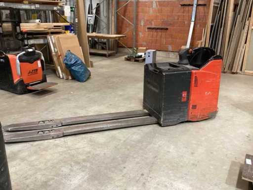 Linde T20 Hydraulischer Handgabelhubwagen Gabellänge 2200mm mit Ladegerät