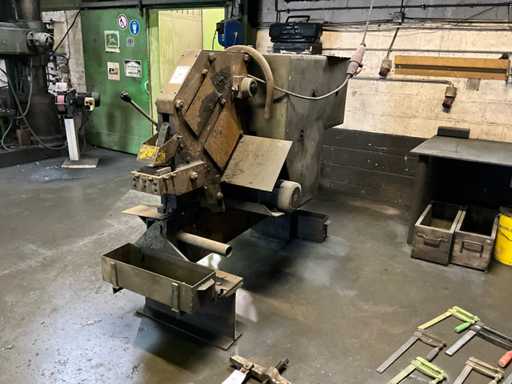 VEB NOSSENER Sc FDLA 13-1 Pons- en knipmachine