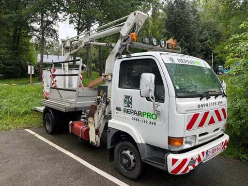 2001 Nissan Cabstar Truck
