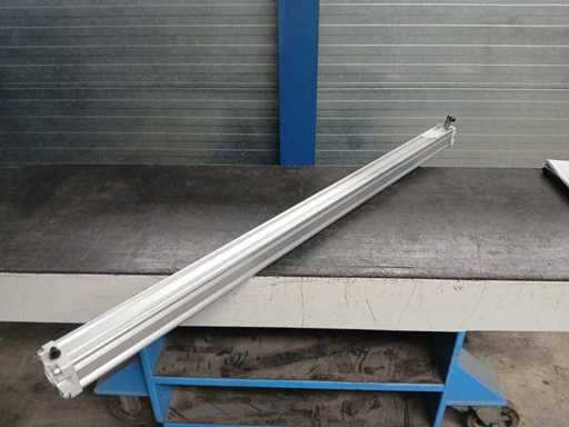 Univer – Pneumatischer Zylinder