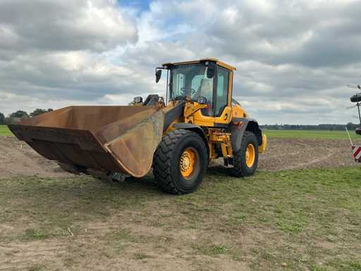 2017 Volvo L90H Shovel