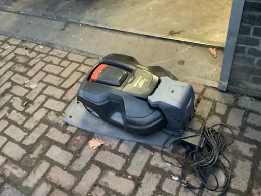 Husqvarna 310 Robot de tuns iarba