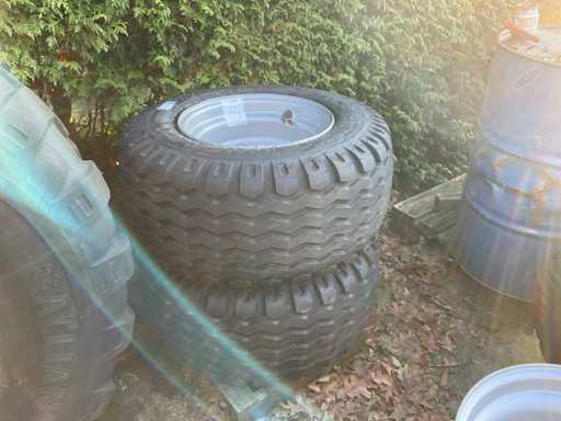 BKT Implement AW705 Reifen mit Felge (2x)