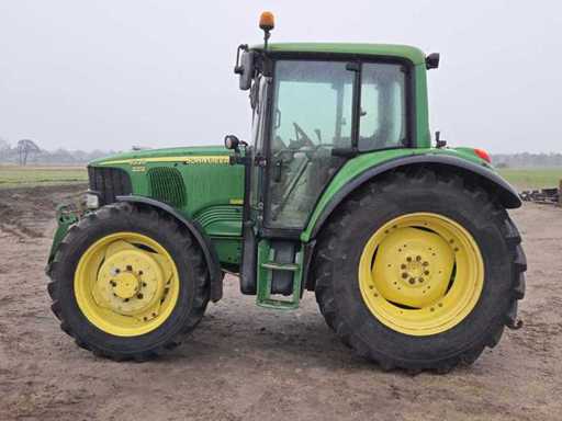 Tractor agricol John Deere 6220 cu tracțiune integrală din 2006