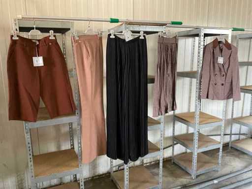 Diverse dames kleding