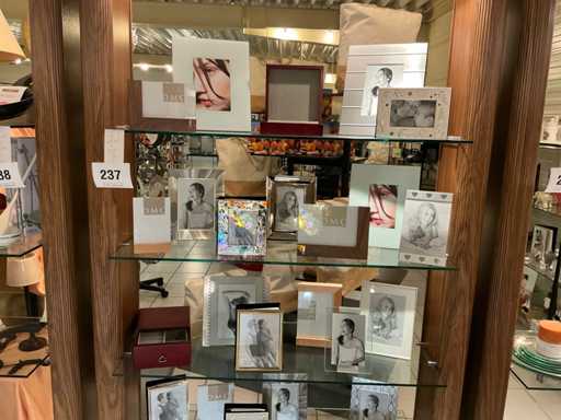 Fotokaders en fotoalbums in hout en metaal en juweeldoosjes