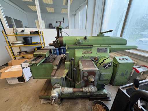 Façonneuse ATLAS avec étau