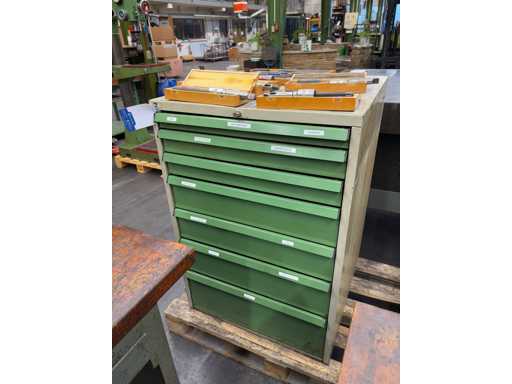   Workshop drawer cabinet with contents
