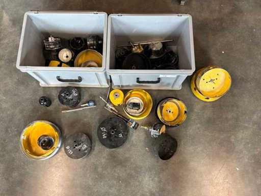 Hilti und verschiedene Lochsägen (40x)