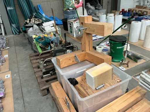 Metalfit post and beam system for timber frame construction