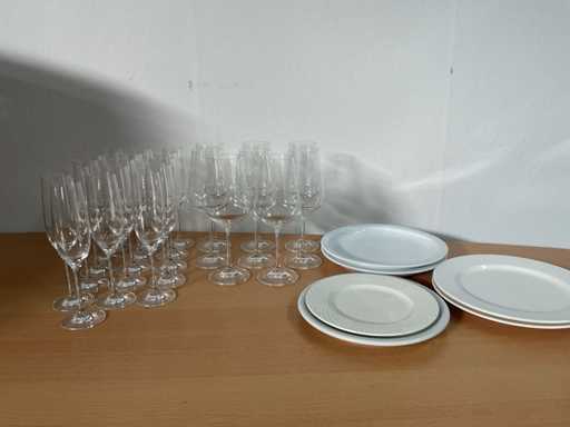 Leonardo ?i villeroy&boch Vesel?, sticl?rie