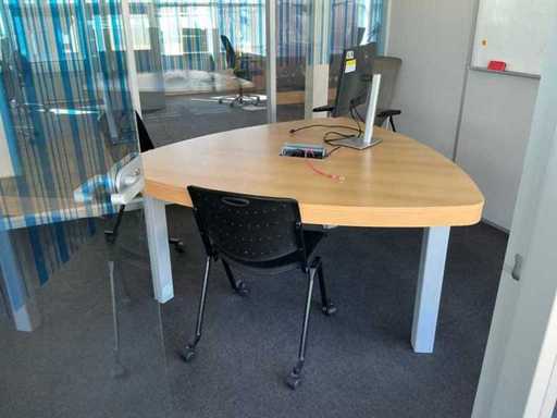 Table de conférence + chaise (2x)