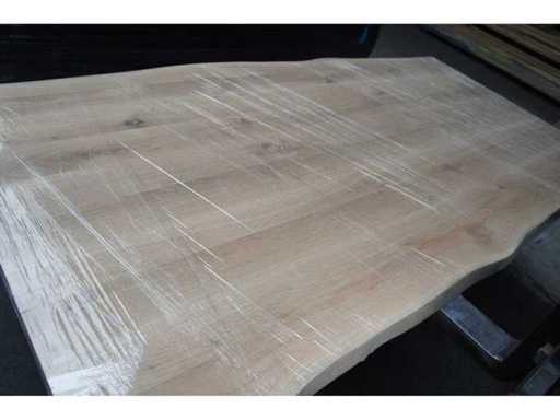 1x Massief eiken tafelblad boomstameffect 2m00