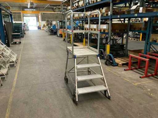 Escalera de plataforma Zarges Z600, enrollable