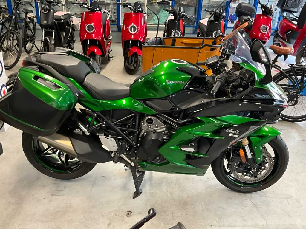 2021 Kawasaki Ninja H2 SX ZXT02A Motorcycle