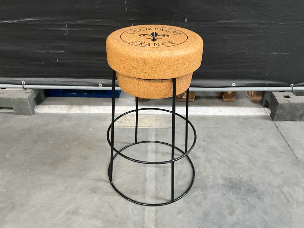 Champagne table - chair