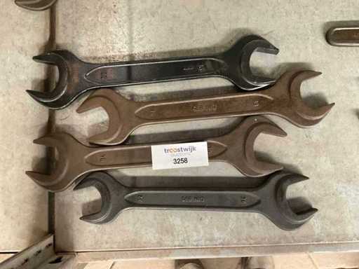 Spanner set